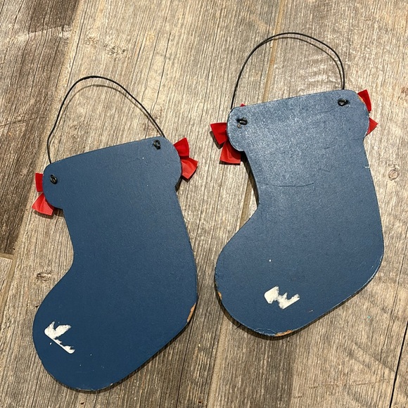 Vintage hand painted wooden Santa Claus stocking door hanging decor (set of 2) - Picture 10 of 13